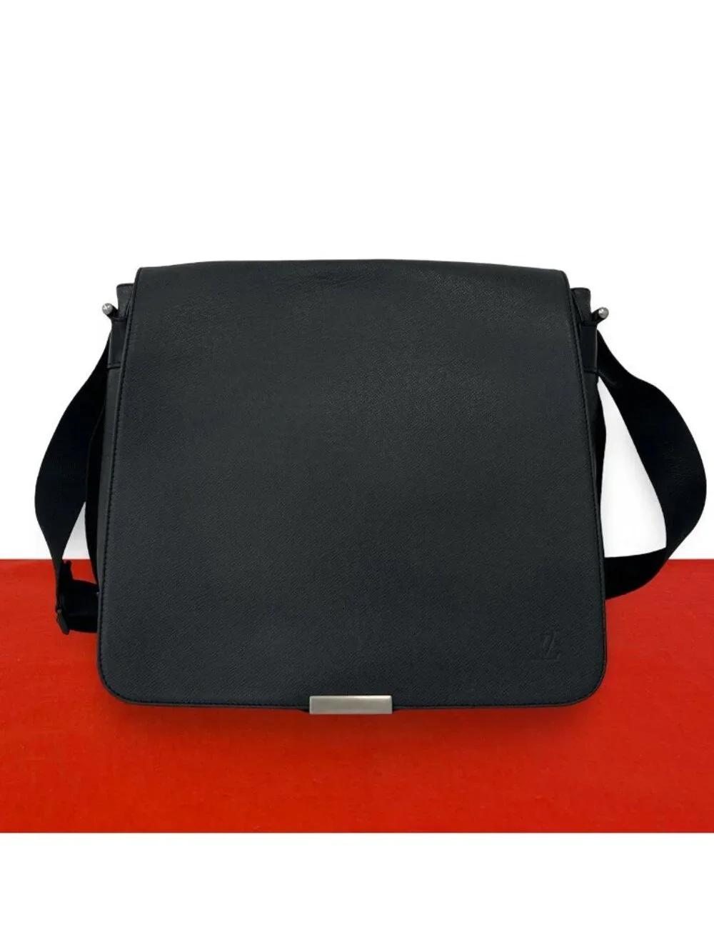 Louis Vuitton Victor Taiga Line Leather Shoulder Bag Black